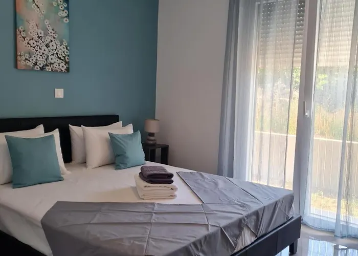 Opensea2 * Néa Péramos